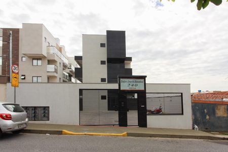 Apartamento para alugar com 64m², 2 quartos e 1 vagaFachada