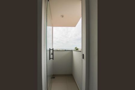 Apartamento para alugar com 64m², 2 quartos e 1 vagaSuíte - Sacada