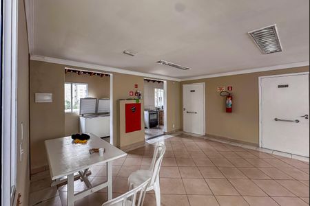 Apartamento para alugar com 48m², 2 quartos e 1 vaga Apartamento para alugar com 48m², 2 quartos e 1 vagaÁrea comum - Salão de festas