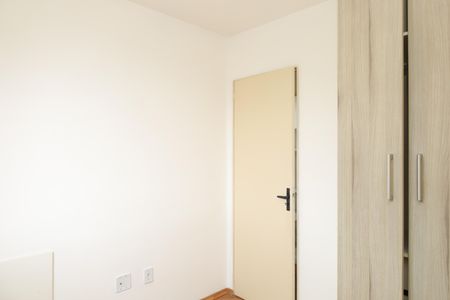 Quarto 1 de apartamento para alugar com 2 quartos, 45m² em Vila Carmosina, São Paulo