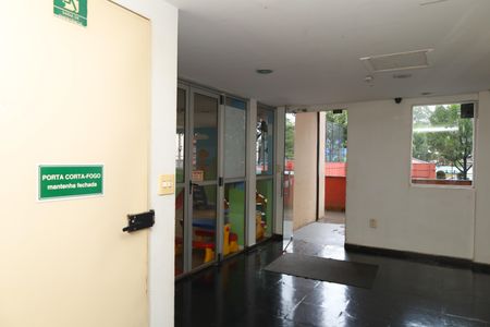Apartamento para alugar com 45m², 2 quartos e 1 vagaÁrea comum - Saguão do prédio