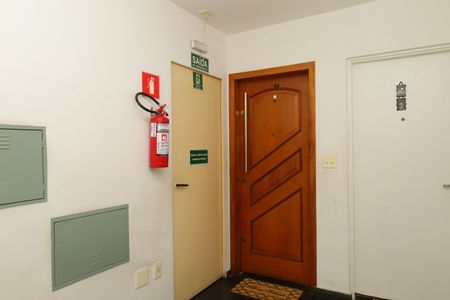 Apartamento para alugar com 45m², 2 quartos e 1 vagaÁrea comum - Saguão do andar