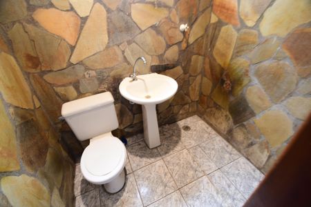 Casa para alugar com 100m², 3 quartos e 2 vagasBanheiro de serviço