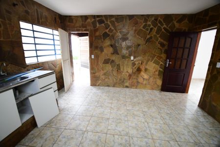 Casa para alugar com 100m², 3 quartos e 2 vagasCozinha