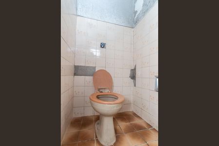 Banheiro de casa para alugar com 1 quarto, 60m² em Vila Leonor, São Paulo