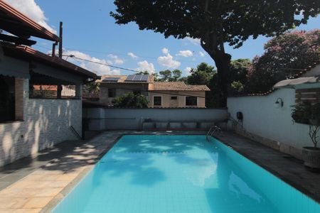Casa à venda com 406m², 4 quartos e 3 vagasPiscina