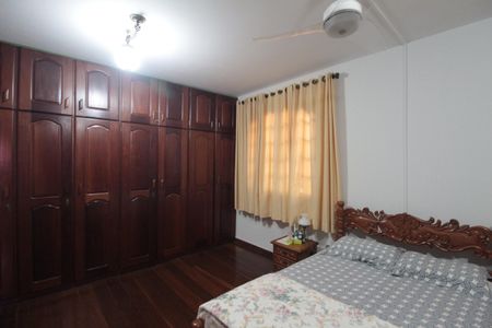 Casa à venda com 406m², 4 quartos e 3 vagasSuite Master