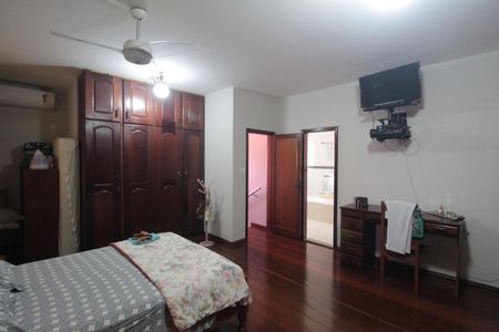 Casa à venda com 406m², 4 quartos e 3 vagasSuite Master