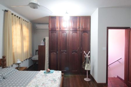 Casa à venda com 406m², 4 quartos e 3 vagasSuite Master