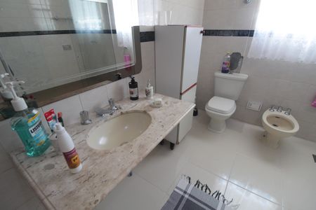 Casa à venda com 406m², 4 quartos e 3 vagasBanheiro da Suite Master