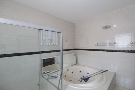 Casa à venda com 406m², 4 quartos e 3 vagasBanheiro da Suite Master