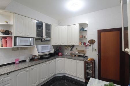 Casa à venda com 406m², 4 quartos e 3 vagasCozinha