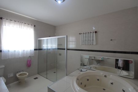 Casa à venda com 406m², 4 quartos e 3 vagasBanheiro da Suite Master