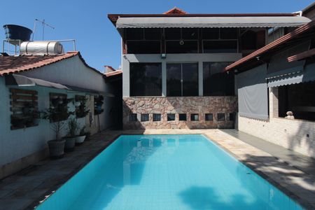 Casa à venda com 406m², 4 quartos e 3 vagasPiscina
