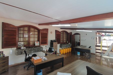 Casa à venda com 406m², 4 quartos e 3 vagasEscritório