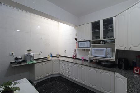 Casa à venda com 406m², 4 quartos e 3 vagasCozinha