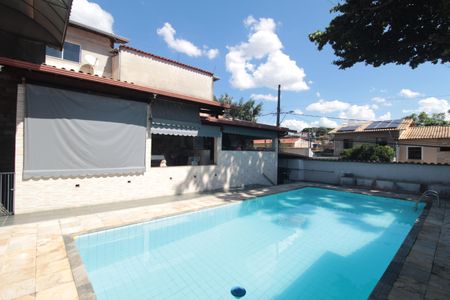 Casa à venda com 406m², 4 quartos e 3 vagasPiscina