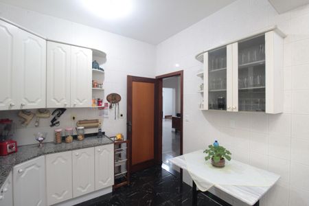 Casa à venda com 406m², 4 quartos e 3 vagasCozinha