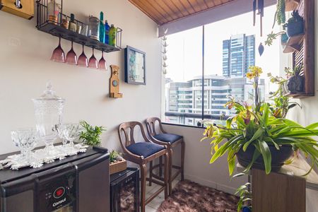 Apartamento à venda com 79m², 3 quartos e 2 vagas Apartamento à venda com 79m², 3 quartos e 2 vagasVaranda