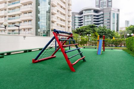 Apartamento à venda com 79m², 3 quartos e 2 vagas Apartamento à venda com 79m², 3 quartos e 2 vagasPlayground