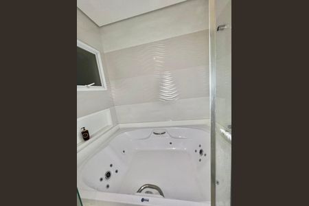 Casa à venda com 314m², 3 quartos e 2 vagas Casa à venda com 314m², 3 quartos e 2 vagasBanheiro