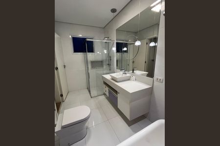 Casa à venda com 314m², 3 quartos e 2 vagas Casa à venda com 314m², 3 quartos e 2 vagasBanheiro