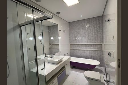 Casa à venda com 314m², 3 quartos e 2 vagas Casa à venda com 314m², 3 quartos e 2 vagasBanheiro