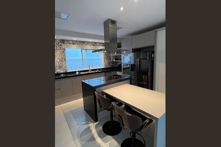 Casa à venda com 314m², 3 quartos e 2 vagas Casa à venda com 314m², 3 quartos e 2 vagasCozinha