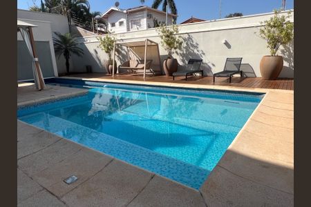 Casa à venda com 314m², 3 quartos e 2 vagas Casa à venda com 314m², 3 quartos e 2 vagasÁrea externa