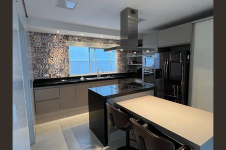 Casa à venda com 314m², 3 quartos e 2 vagas Casa à venda com 314m², 3 quartos e 2 vagasCozinha