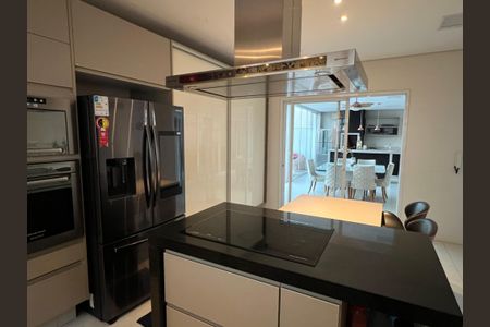 Casa à venda com 314m², 3 quartos e 2 vagas Casa à venda com 314m², 3 quartos e 2 vagasCozinha