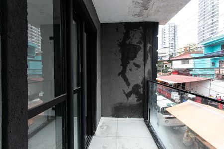 Casa à venda com 216m², 3 quartos e 2 vagas Casa à venda com 216m², 3 quartos e 2 vagasVaranda