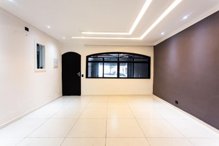 Casa à venda com 216m², 3 quartos e 2 vagasSala