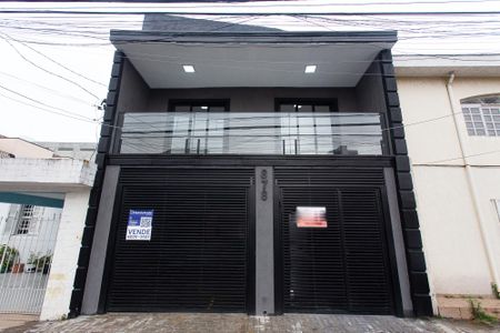 Casa à venda com 216m², 3 quartos e 2 vagasFachada - placa WYNY-374