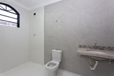 Casa à venda com 216m², 3 quartos e 2 vagasBanheiro da Suíte