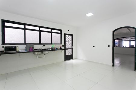 Casa à venda com 216m², 3 quartos e 2 vagas Casa à venda com 216m², 3 quartos e 2 vagasCozinha
