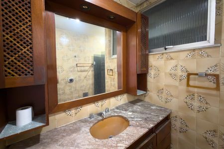 Apartamento à venda com 130m², 4 quartos e 2 vagasBanheiro