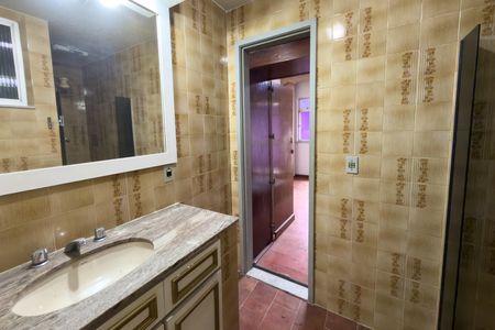 Apartamento à venda com 130m², 4 quartos e 2 vagasBanheiro da Suíte