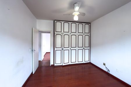 Apartamento à venda com 130m², 4 quartos e 2 vagasQuarto 1