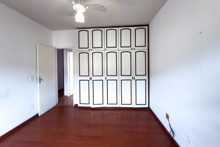 Apartamento à venda com 130m², 4 quartos e 2 vagasQuarto 1