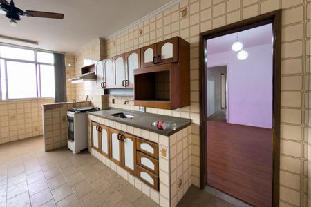 Apartamento à venda com 130m², 4 quartos e 2 vagasCozinha