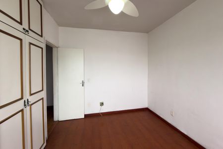 Apartamento à venda com 130m², 4 quartos e 2 vagasQuarto 2