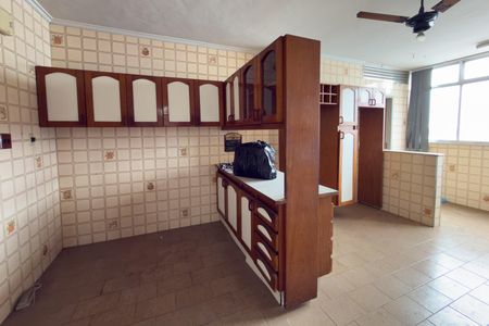 Apartamento à venda com 130m², 4 quartos e 2 vagasCozinha