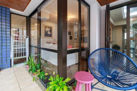 Apartamento à venda com 152m², 3 quartos e 3 vagas Apartamento à venda com 152m², 3 quartos e 3 vagasSala - Varanda