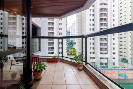 Apartamento à venda com 152m², 3 quartos e 3 vagas Apartamento à venda com 152m², 3 quartos e 3 vagasSala - Varanda