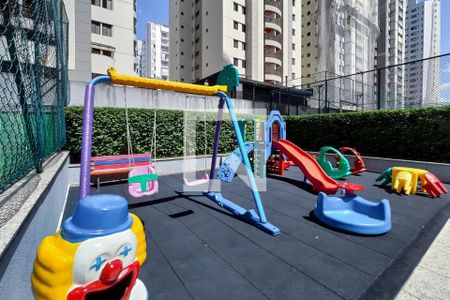 Apartamento à venda com 152m², 3 quartos e 3 vagas Apartamento à venda com 152m², 3 quartos e 3 vagasPlayground