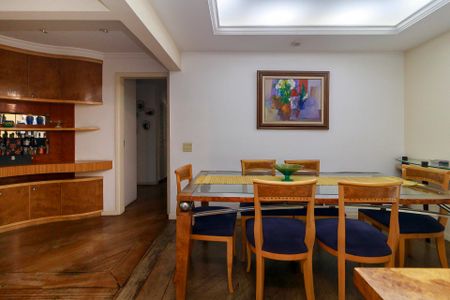 Apartamento à venda com 152m², 3 quartos e 3 vagas Apartamento à venda com 152m², 3 quartos e 3 vagasSala