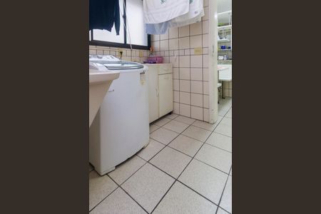 Apartamento à venda com 152m², 3 quartos e 3 vagas Apartamento à venda com 152m², 3 quartos e 3 vagasÁrea de Serviço