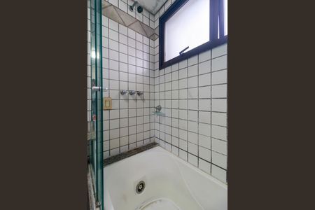 Apartamento à venda com 152m², 3 quartos e 3 vagas Apartamento à venda com 152m², 3 quartos e 3 vagasSuíte 1 - Banheiro