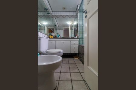 Apartamento à venda com 152m², 3 quartos e 3 vagas Apartamento à venda com 152m², 3 quartos e 3 vagasSuíte 1 - Banheiro